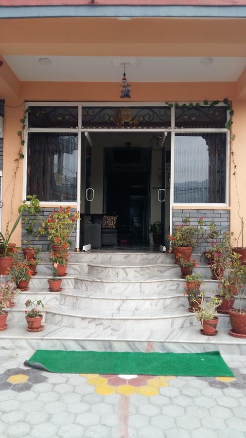 Hotel Bhadrakali Pokhara Inn Екстер'єр фото