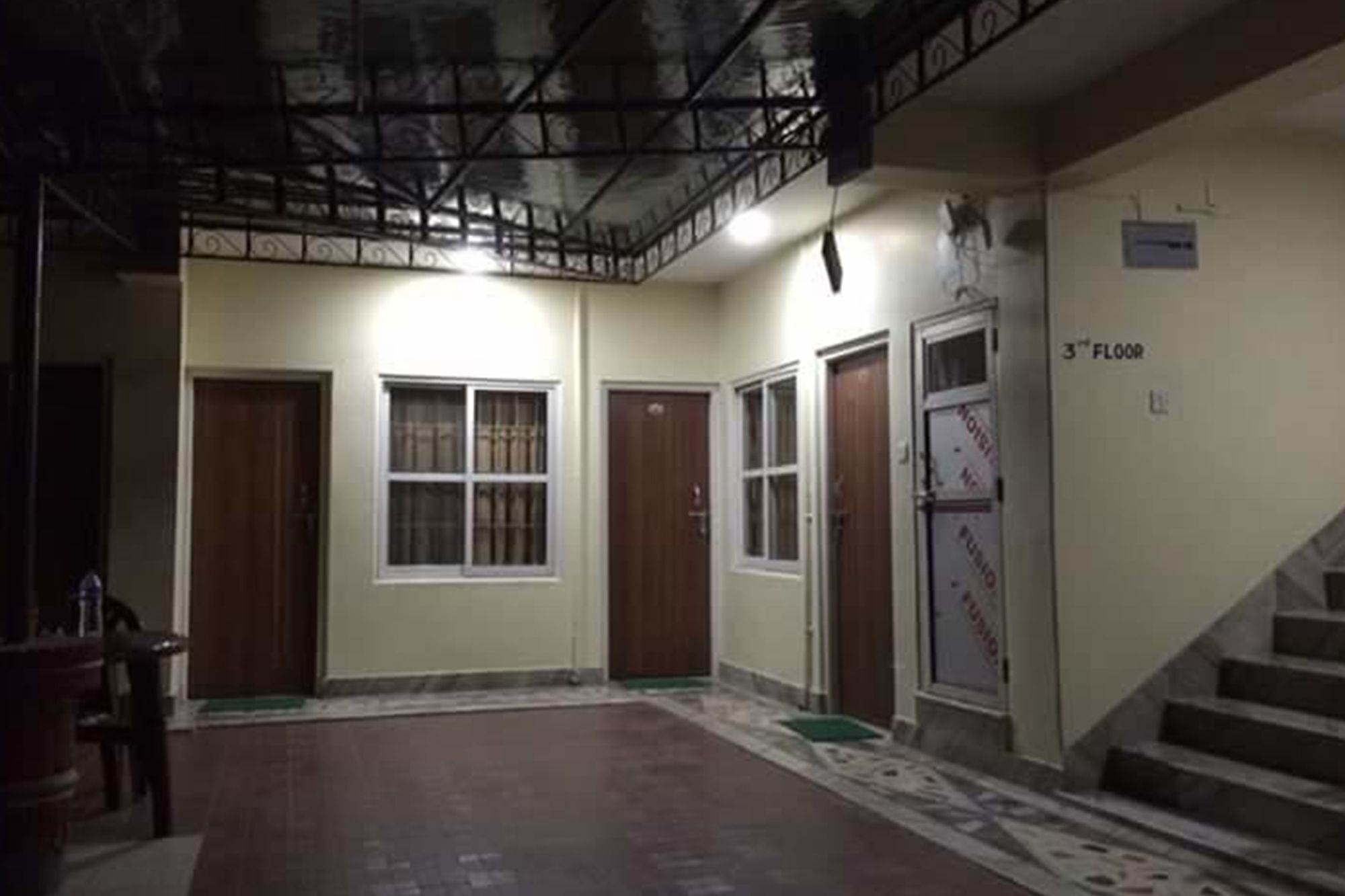 Hotel Bhadrakali Pokhara Inn Екстер'єр фото